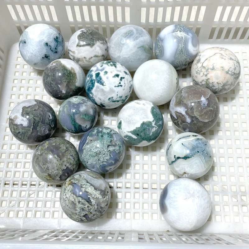 17 Pieces Beautiful Moss Agate Spheres - Wholesale Crystals