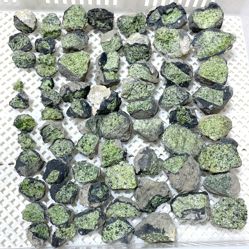 70 Pieces Peridot Raw Stone Specimen - Wholesale Crystals