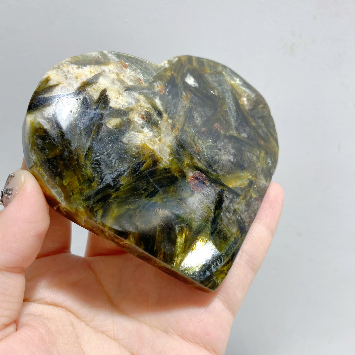 13 Pieces Green Mica Mixed Quartz Heart