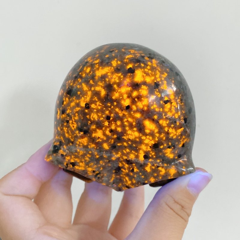 Yooperlite Alien Carving Wholesale (UV - Reactive) - Wholesale Crystals