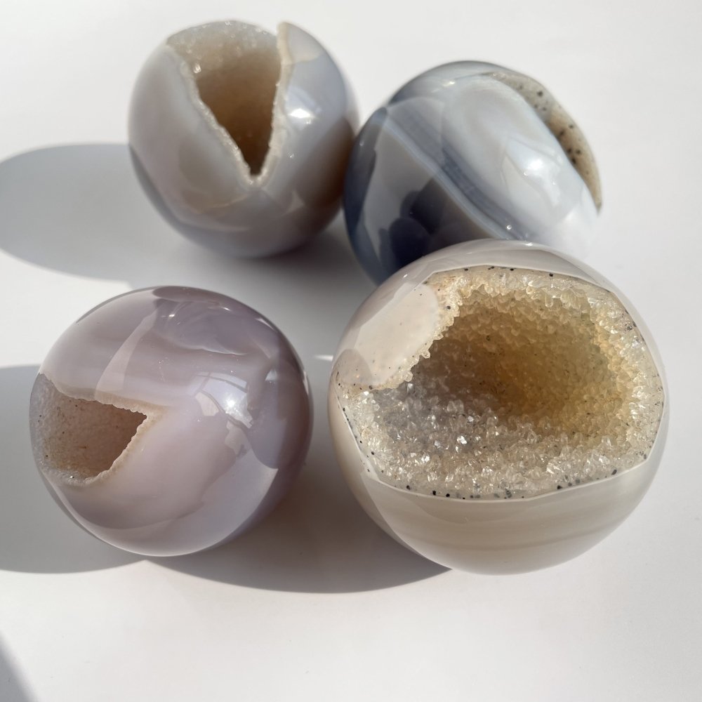 2-2.8in Druzy Agate Geode Smile Agate Sphere Ball Wholesale -Wholesale Crystals