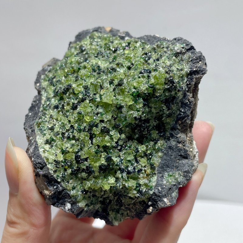 10 Pieces Peridot Raw Stone Specimen - Wholesale Crystals