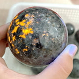 11 Pieces Yooperlite Crystal Spheres(UV - Reactive) - Wholesale Crystals