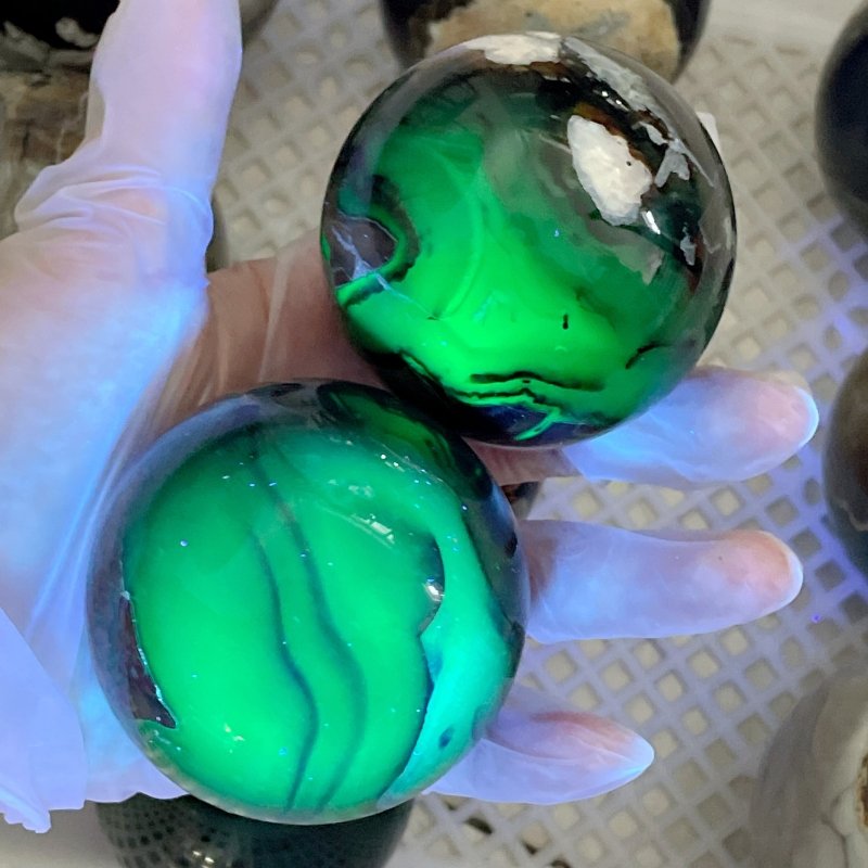 14 Pieces Volcano Agate Sphere(UV - Reactive) - Wholesale Crystals