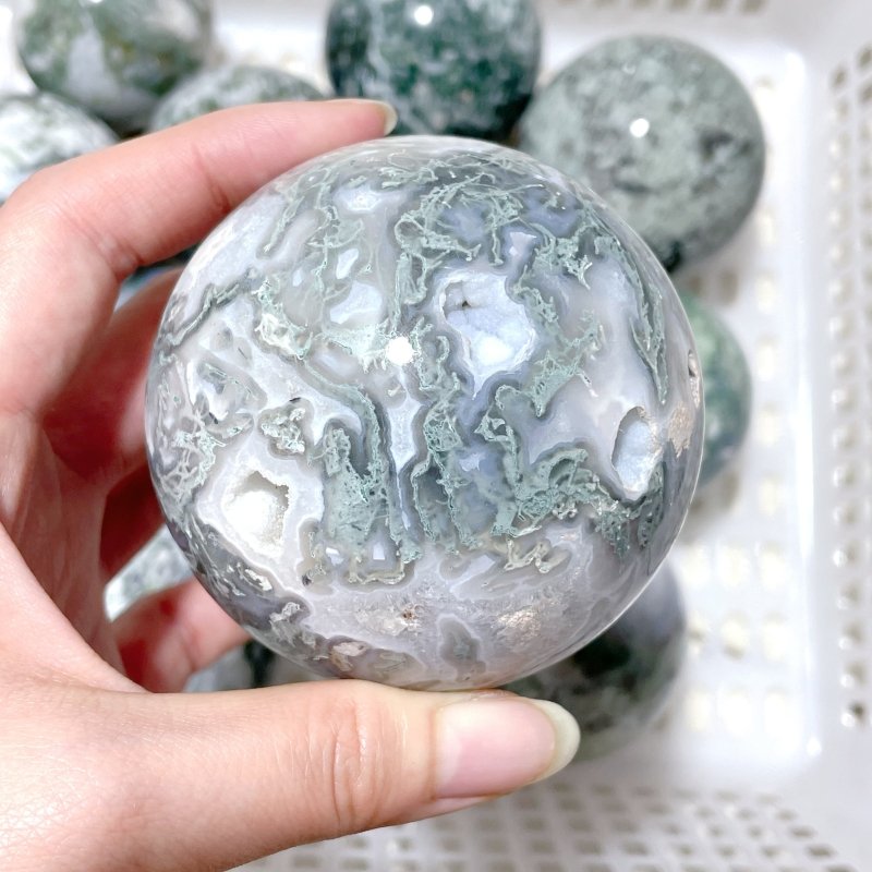 16 Pieces Beautiful Moss Agate Spheres - Wholesale Crystals