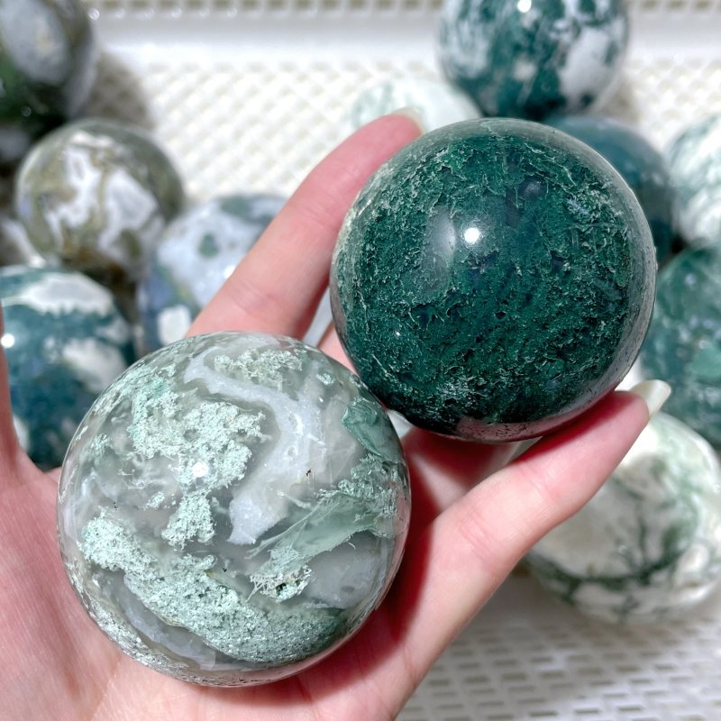 18 Pieces Moss Agate Spheres Clearance - Wholesale Crystals