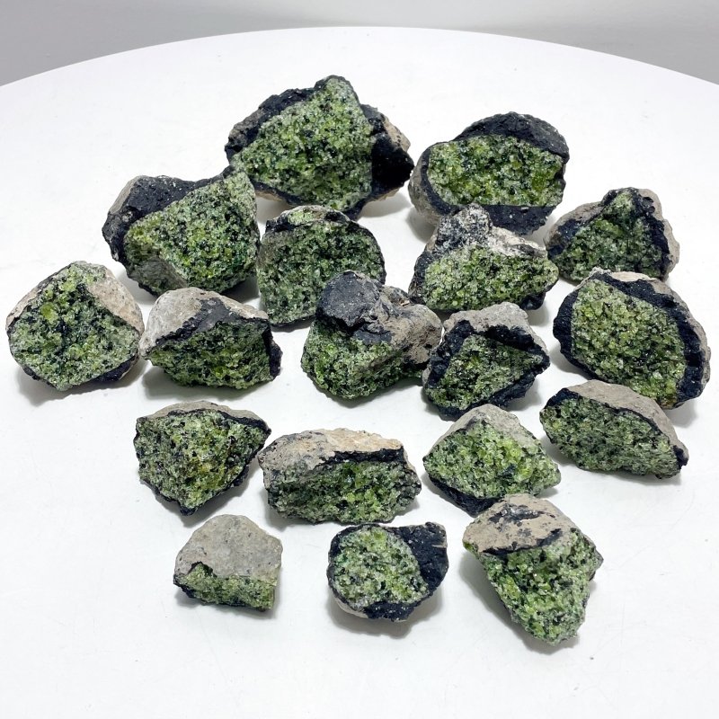 18 Pieces Peridot Raw Stone Specimen - Wholesale Crystals