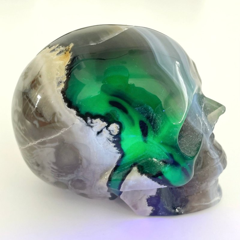 8 Pieces Volcano Agate Skull(UV - Reactive) - Wholesale Crystals