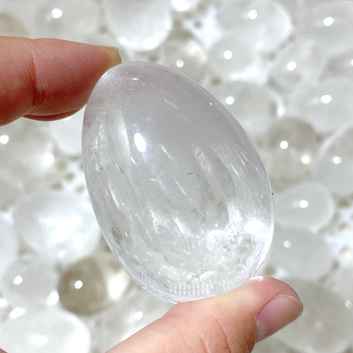 139 Pieces Clear Quartz Eggs (Sea Freight Only)