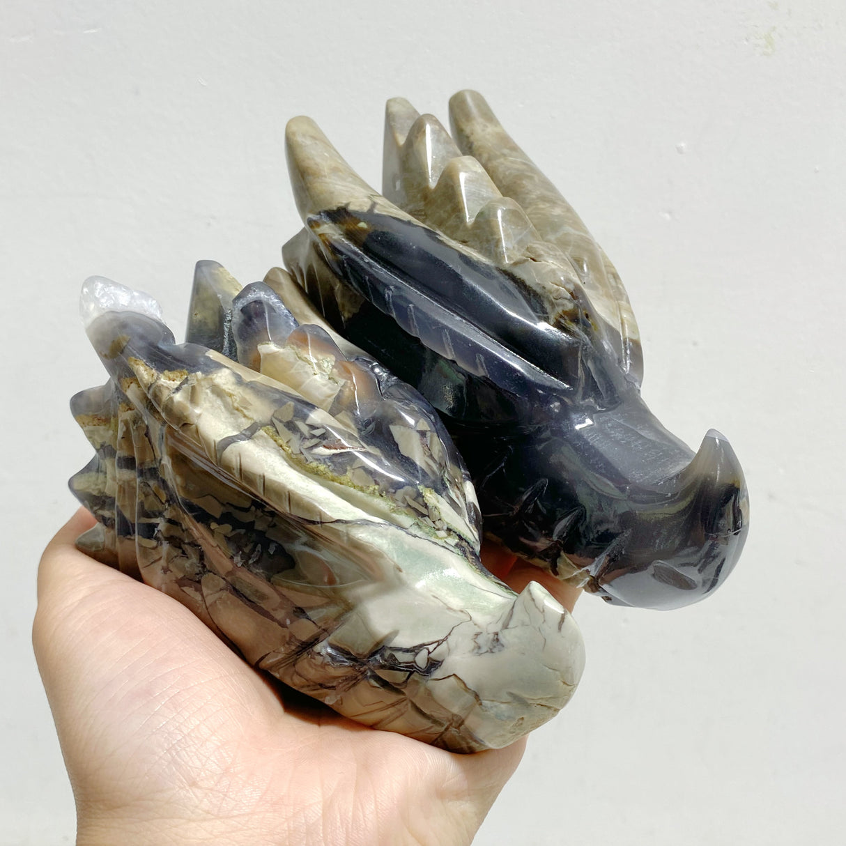 11 Pieces Volcanic Agate Dragon Head Carving Closeout(UV-Reactive)