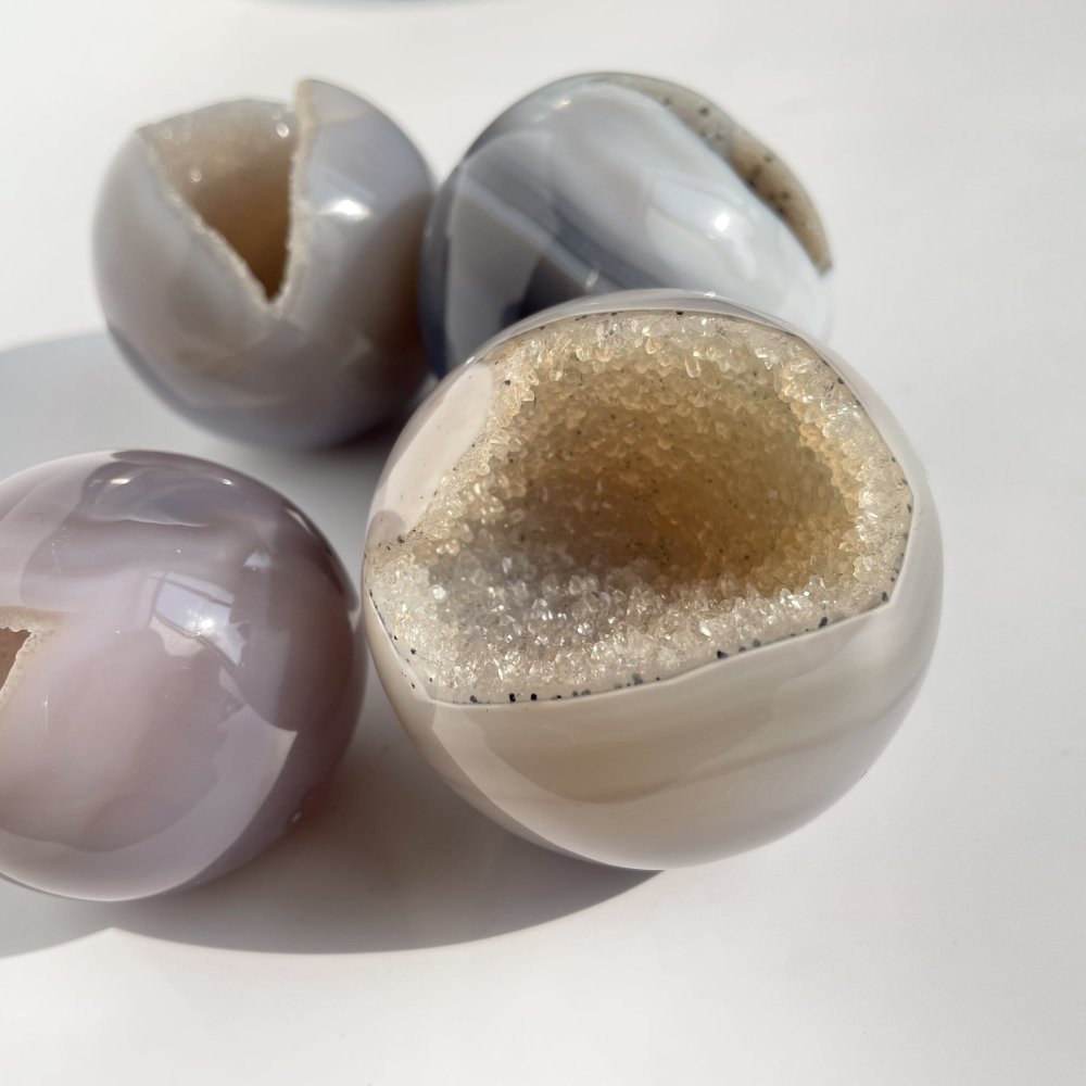2-2.8in Druzy Agate Geode Smile Agate Sphere Ball Wholesale -Wholesale Crystals